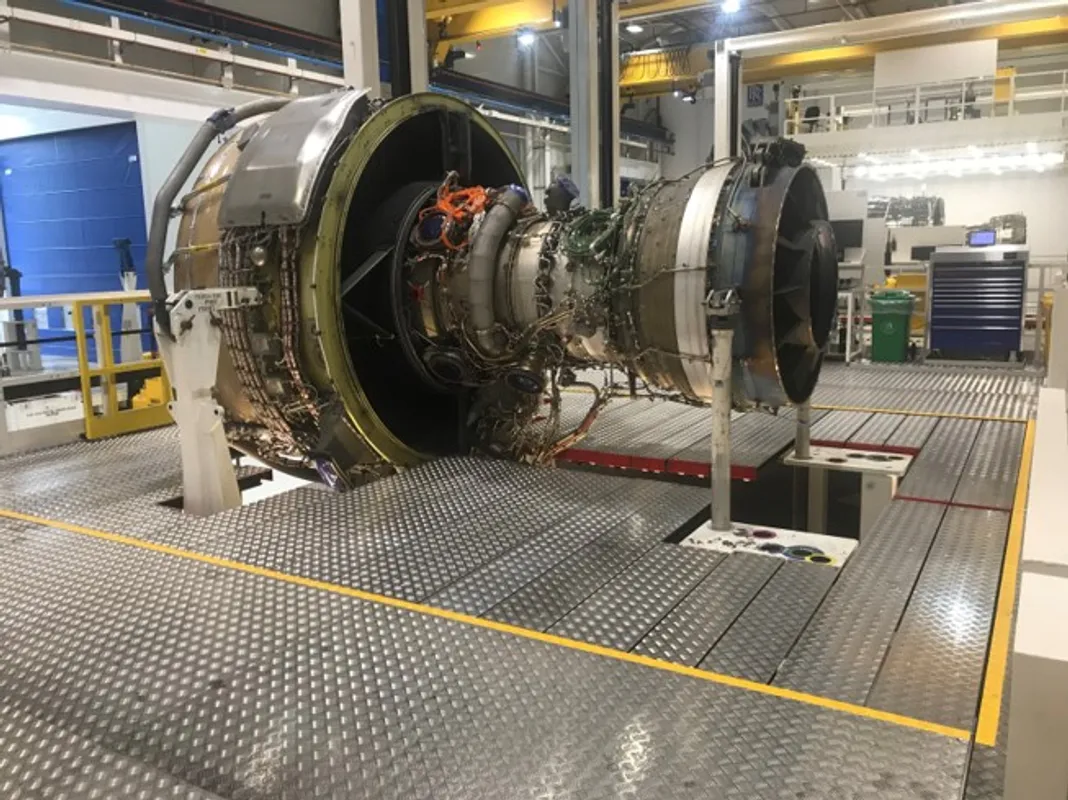 Engine strip and build equipment.